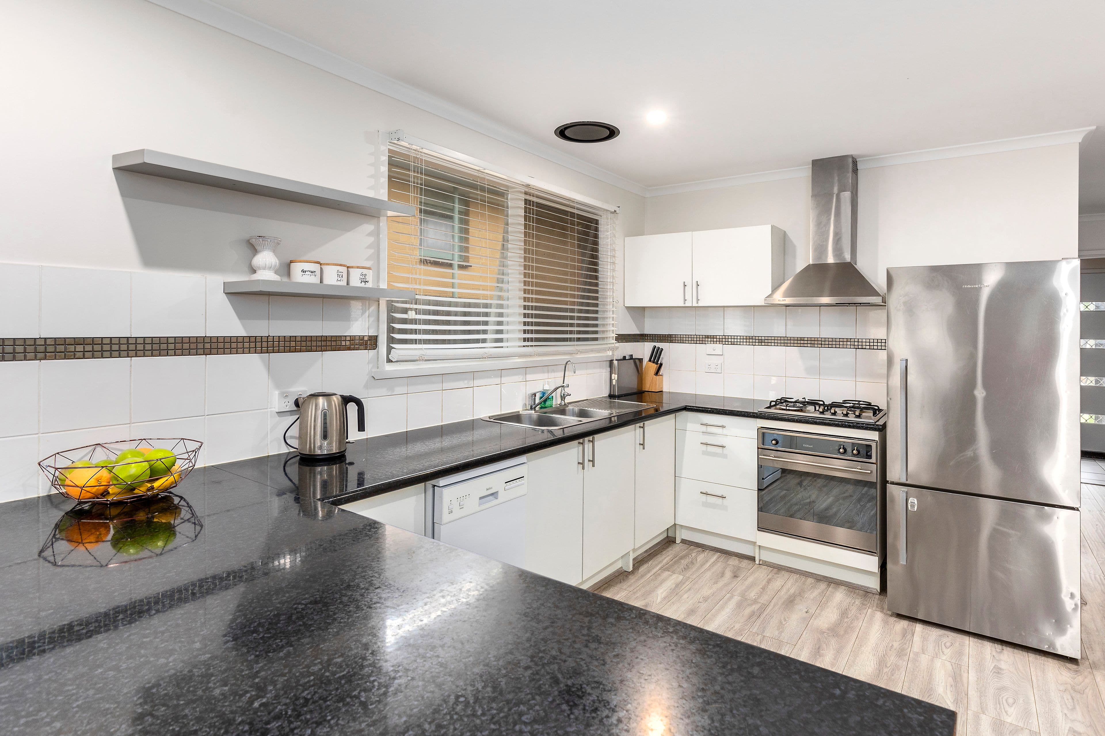 214 Ninth Avenue, Rosebud VIC 3939, Rosebud - Thumbnail 2