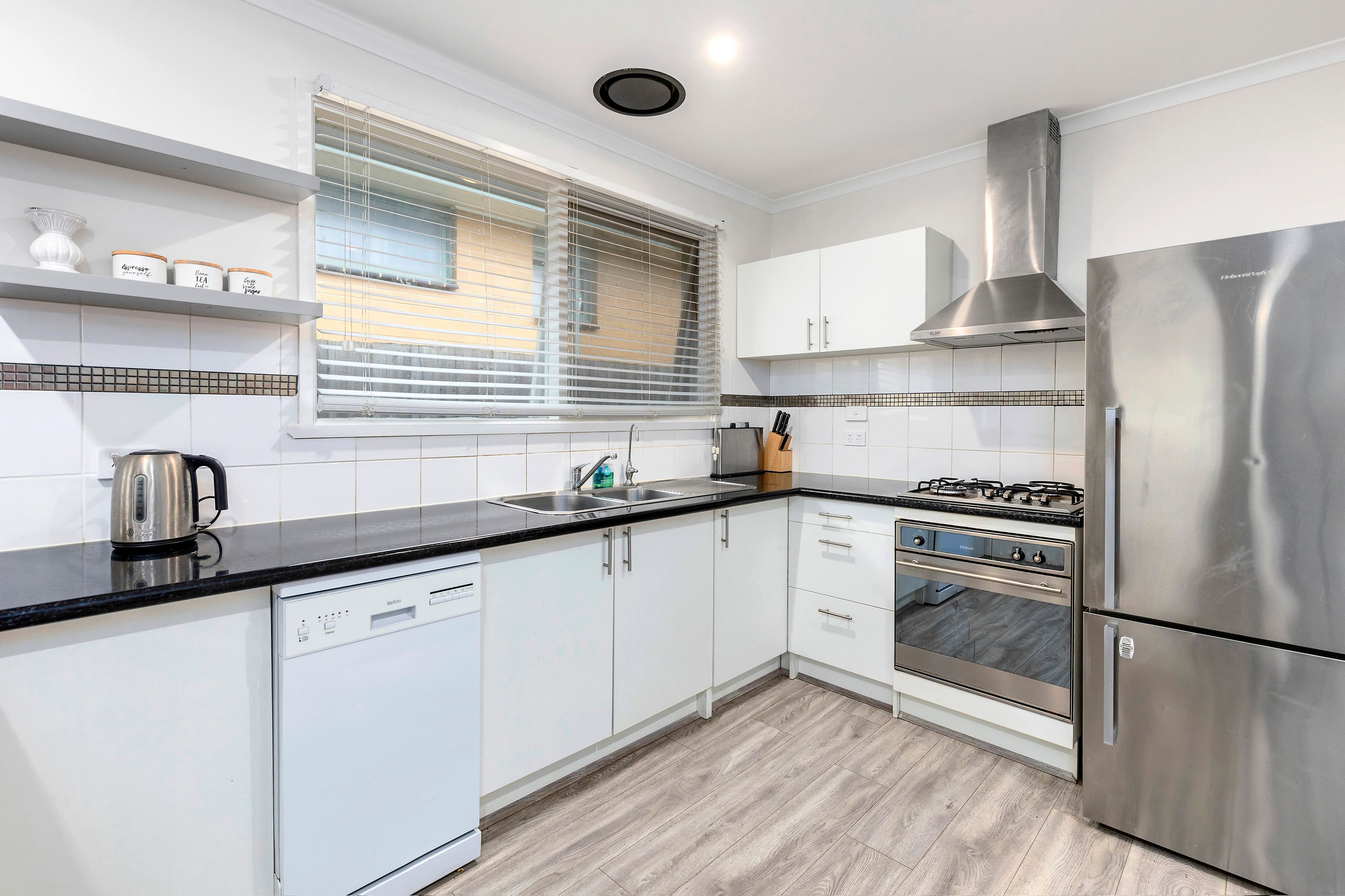 214 Ninth Avenue, Rosebud VIC 3939, Rosebud - Thumbnail 3