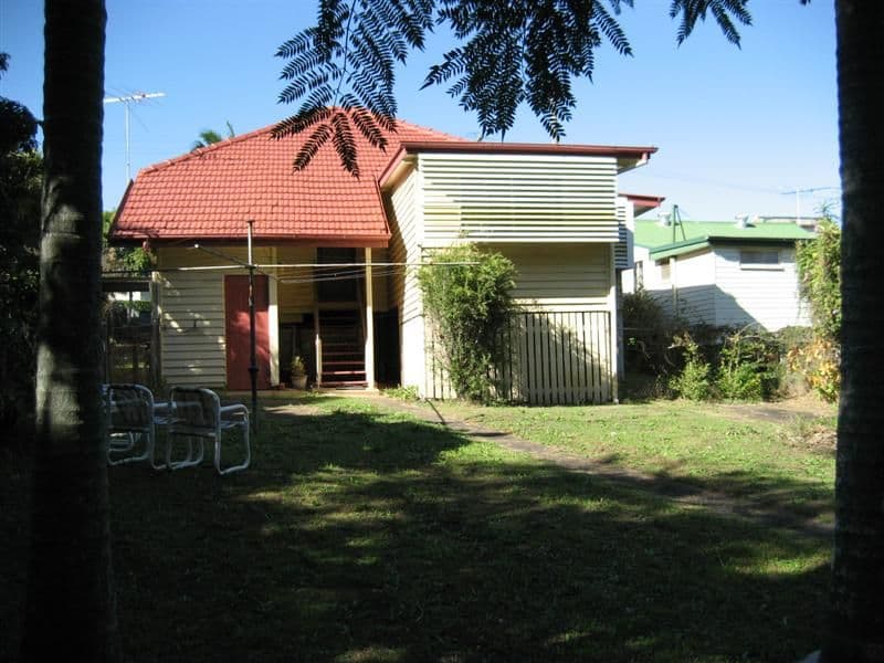 111 Walnut Street, WYNNUM QLD 4178, Wynnum - Thumbnail 2