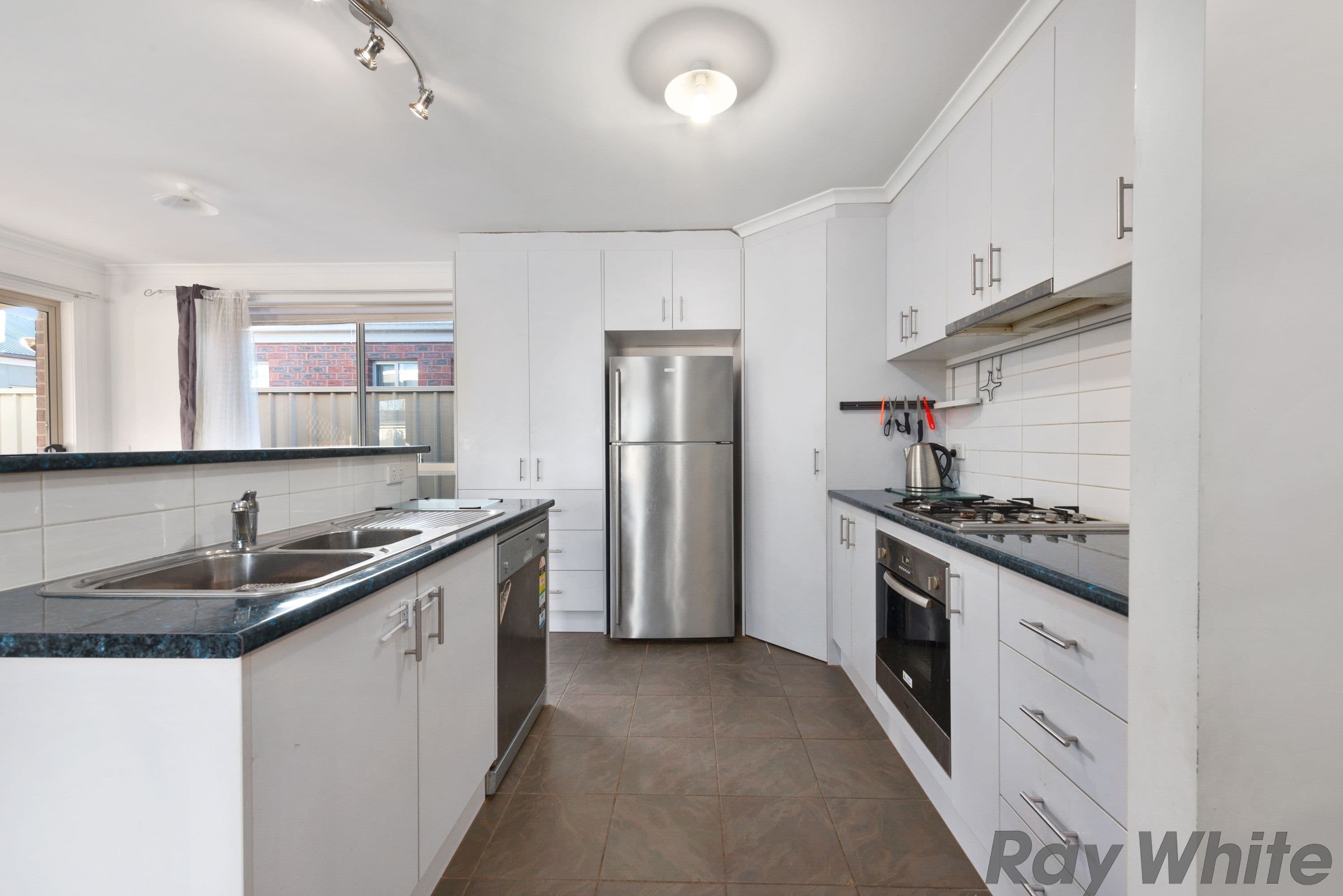 1 Leah Drive, Yarrawonga VIC 3730, Yarrawonga - Thumbnail 2