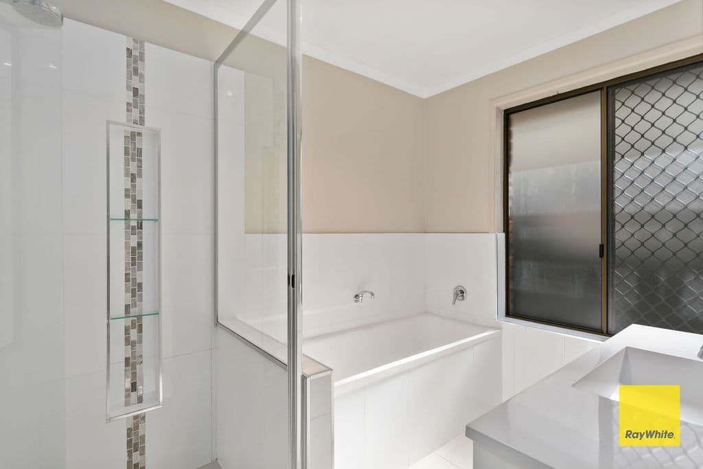 12 Sylvania Street, Wellington Point QLD 4160, Wellington Point - Thumbnail 4