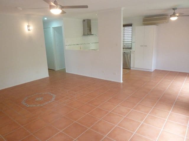 7 Crispin Drive, MOUNT PLEASANT QLD 4740, Mount Pleasant - Thumbnail 8