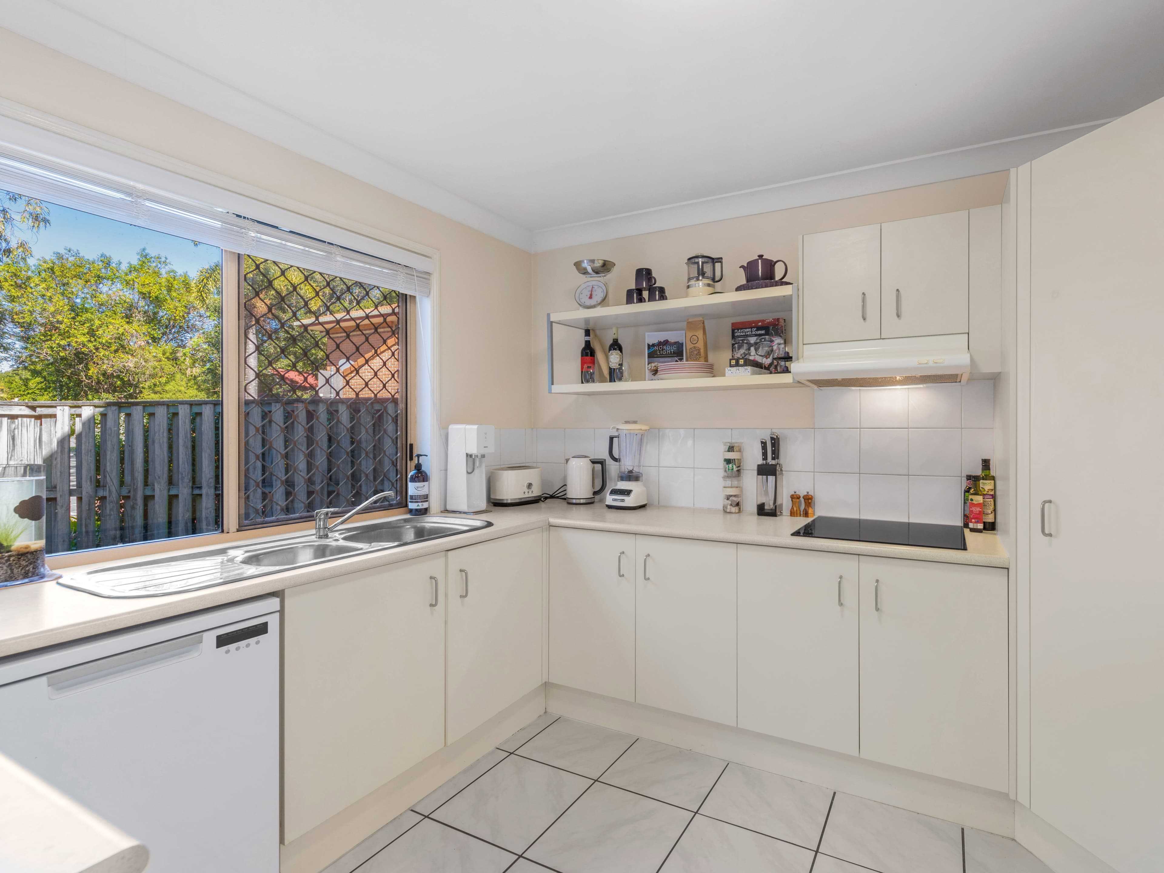 38 Beneke Street, Chermside QLD 4032, Chermside - Thumbnail 7