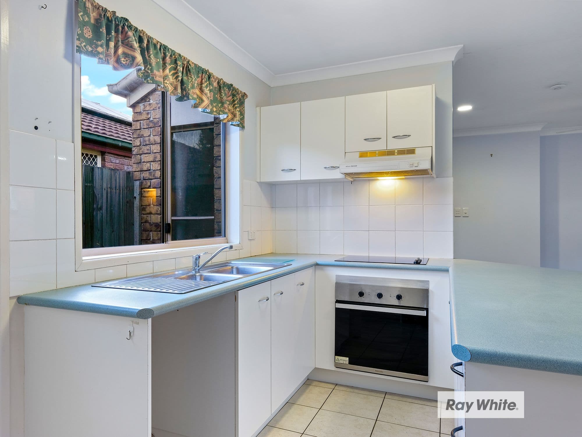 126 Laricina Circuit, Forest Lake QLD 4078, Forest Lake - Thumbnail 2