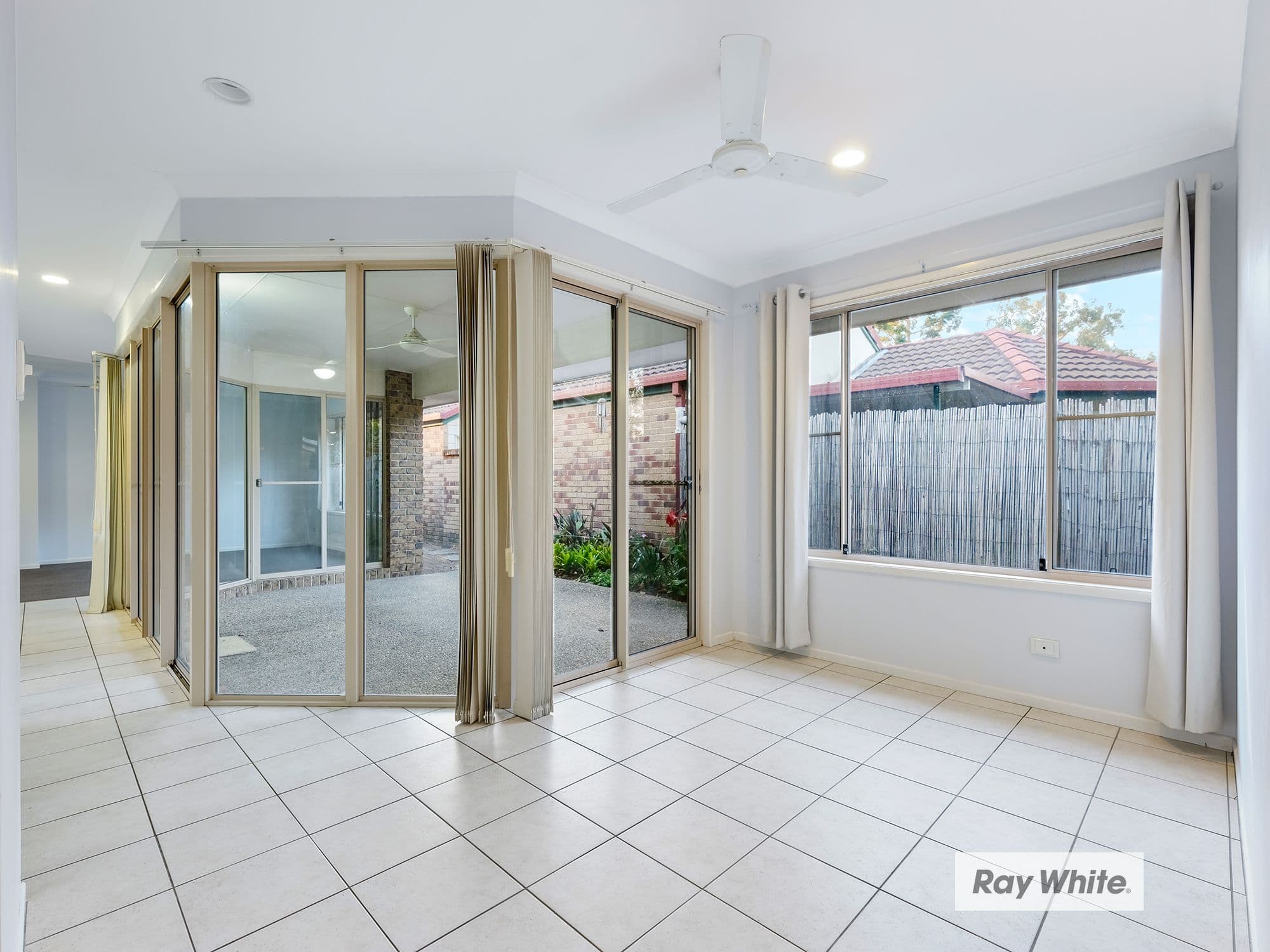 126 Laricina Circuit, Forest Lake QLD 4078, Forest Lake - Thumbnail 4