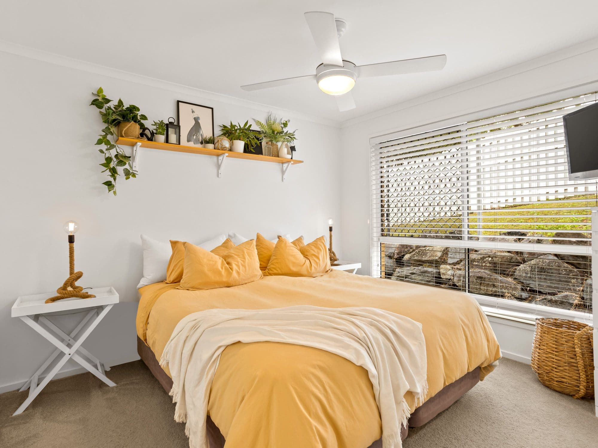 105 Ridgeway Avenue, Southport QLD 4215, Southport - Thumbnail 5
