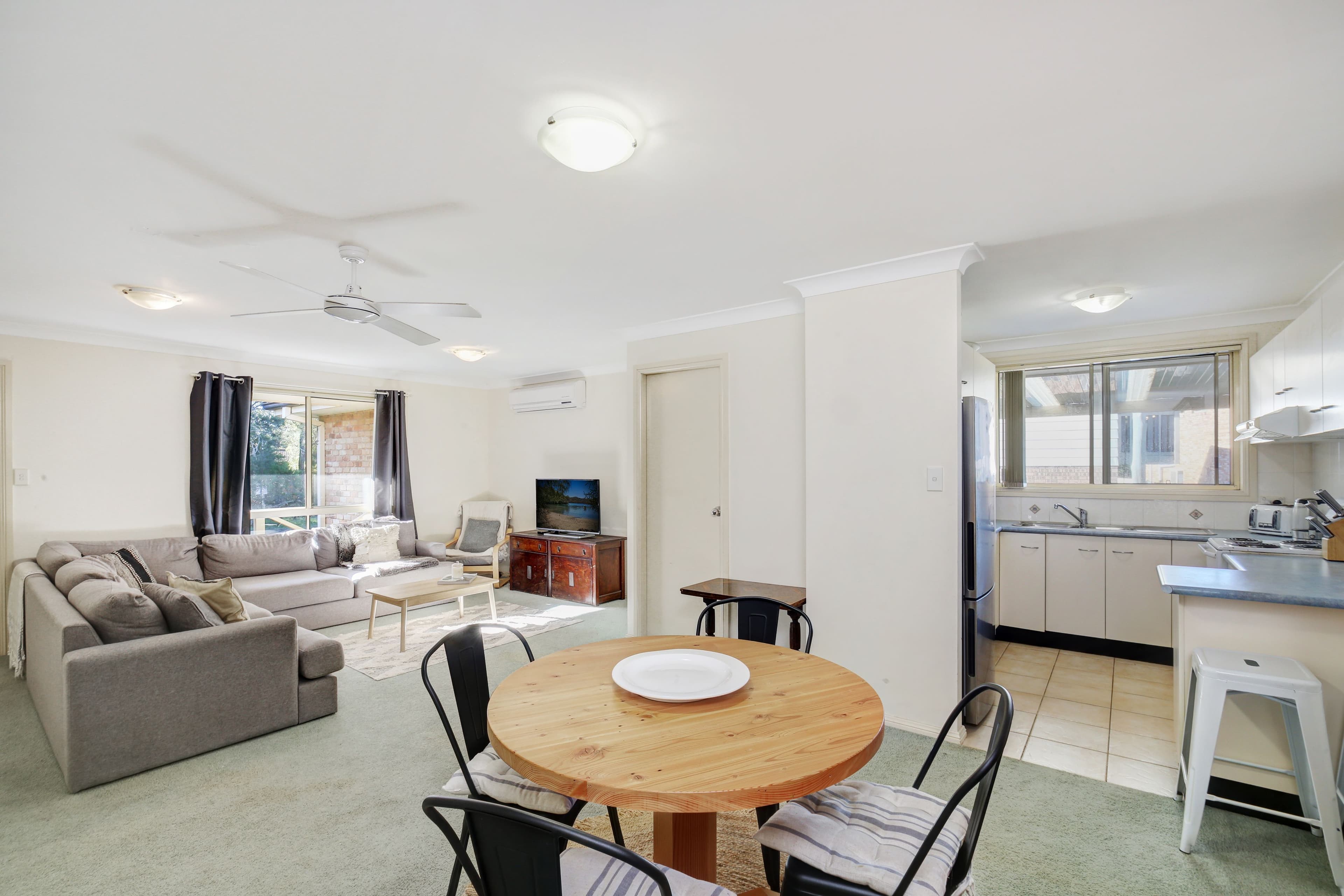 Units 1 & 2/92B Kincumber Crescent, DAVISTOWN NSW 2251, Davistown - Thumbnail 3