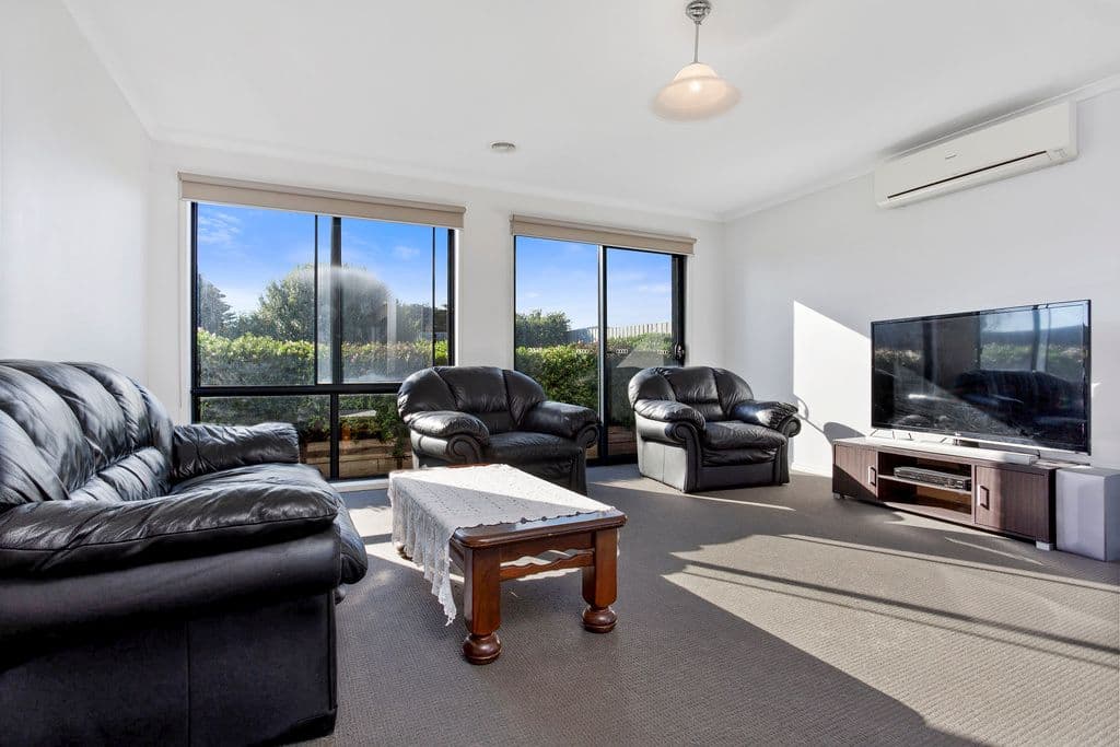 13 Huntingfield Drive, Warrnambool VIC 3280, Warrnambool - Thumbnail 2