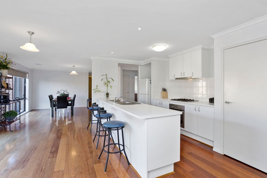 13 Huntingfield Drive, Warrnambool VIC 3280, Warrnambool - Thumbnail 4