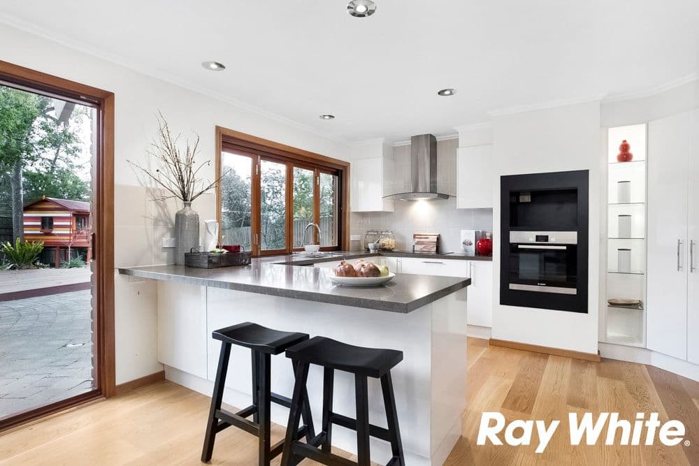 4 Harwood Close, Wheelers Hill VIC 3150, Wheelers Hill - Thumbnail 3