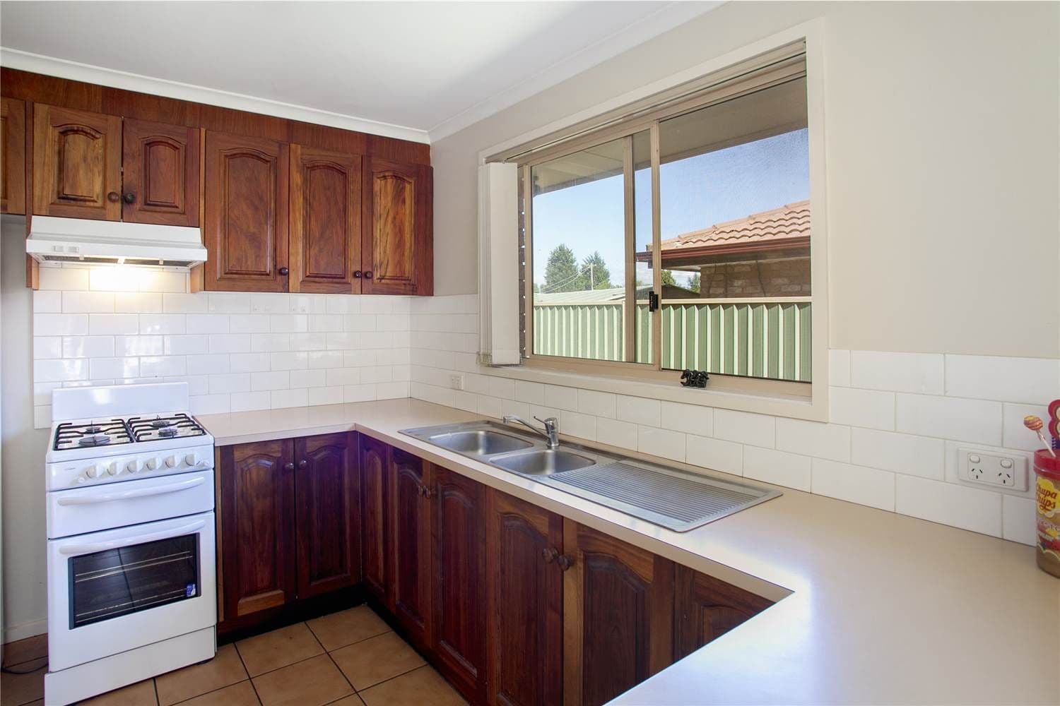 16 Cameron Crescent, LARA VIC 3212, Lara - Thumbnail 3