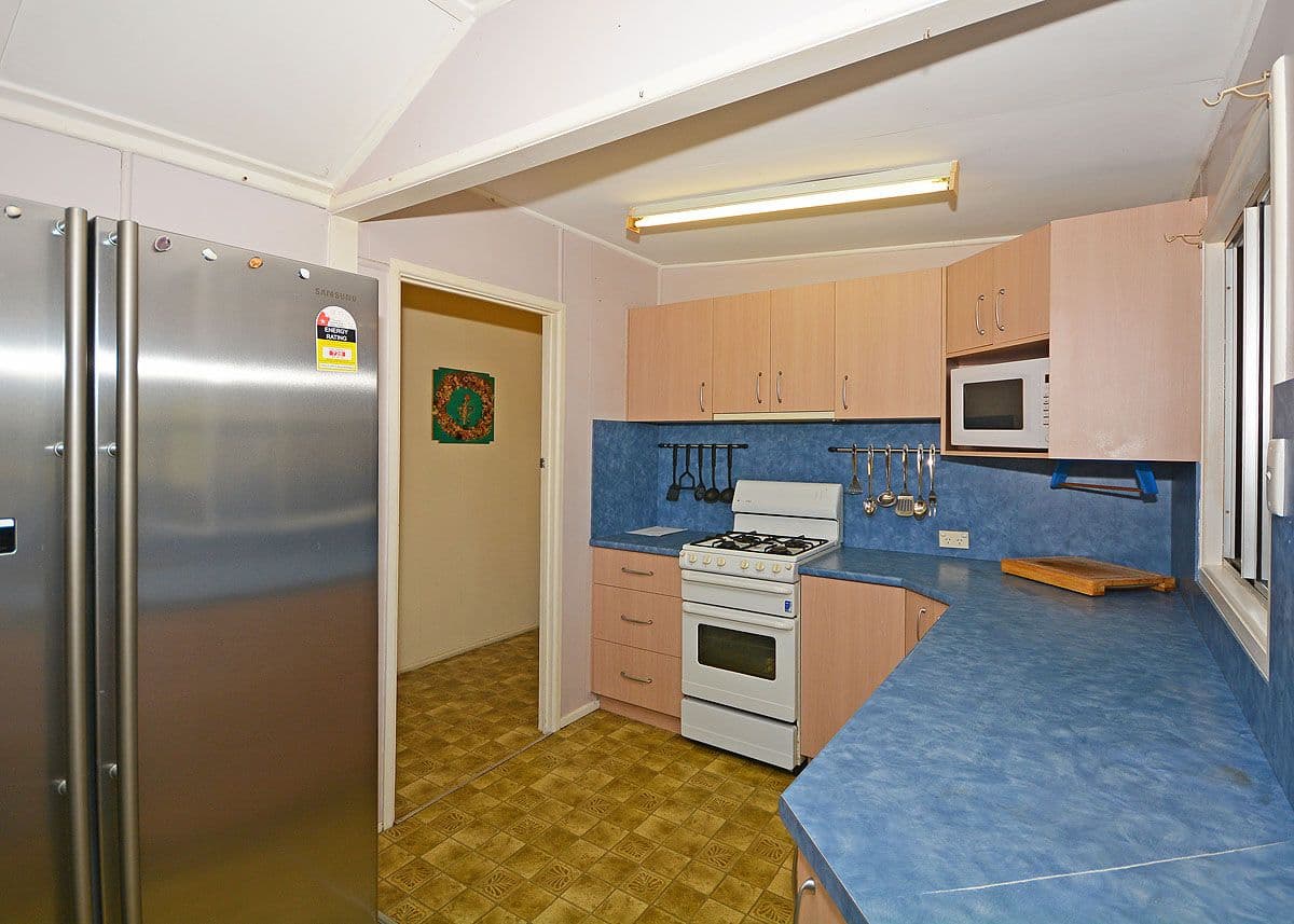 49 Bideford Street, Torquay QLD 4655, Torquay - Thumbnail 3