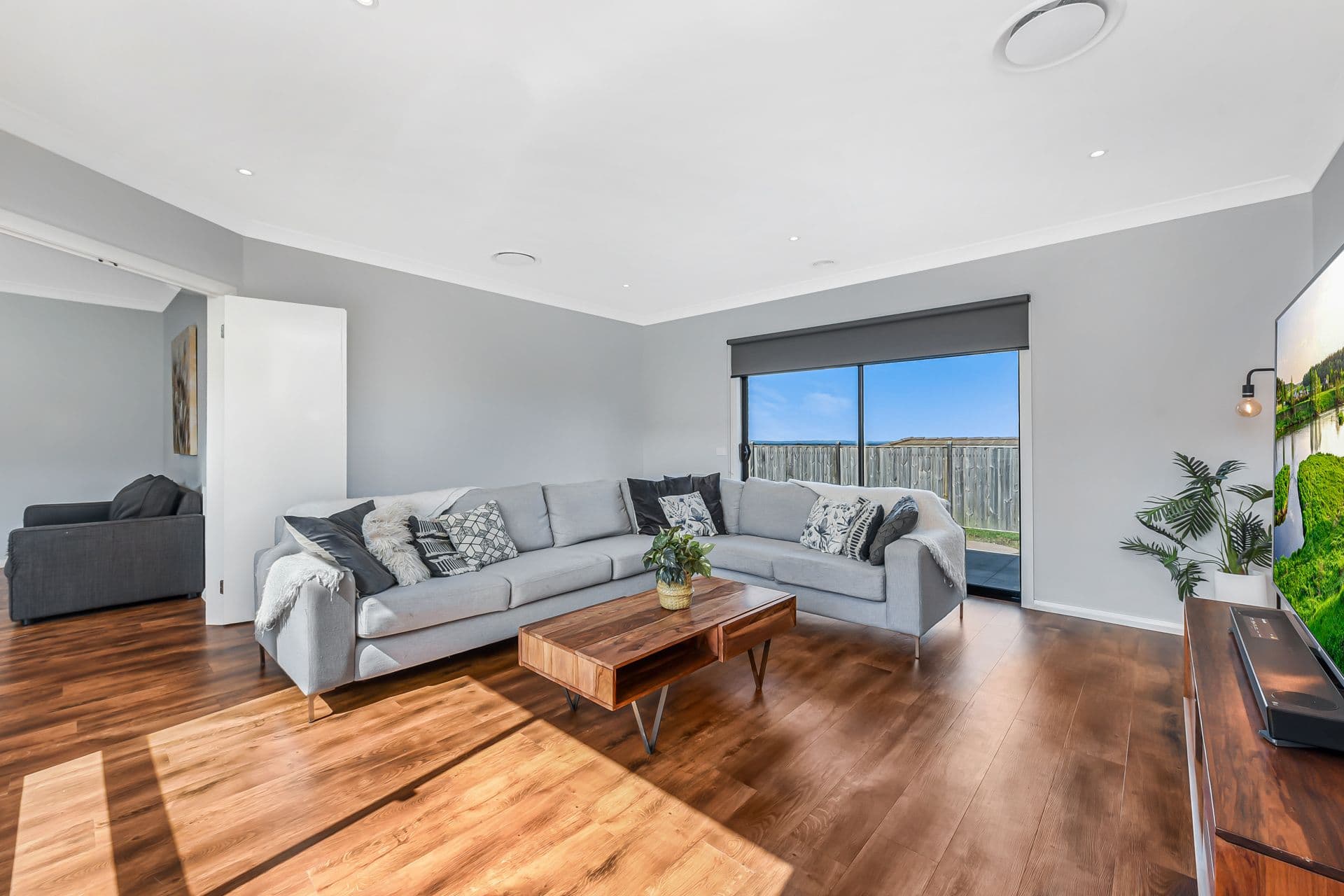 29 Meadowlea Crescent, Pakenham VIC 3810, Pakenham - Thumbnail 7
