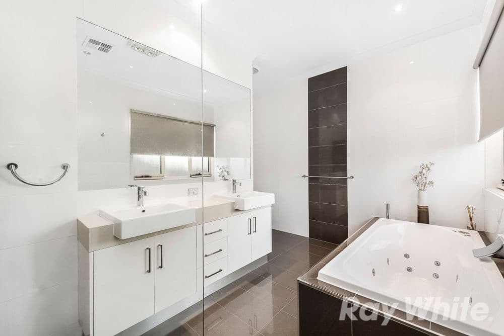 4 Marsham Road, Mount Waverley VIC 3149, Mount Waverley - Thumbnail 8