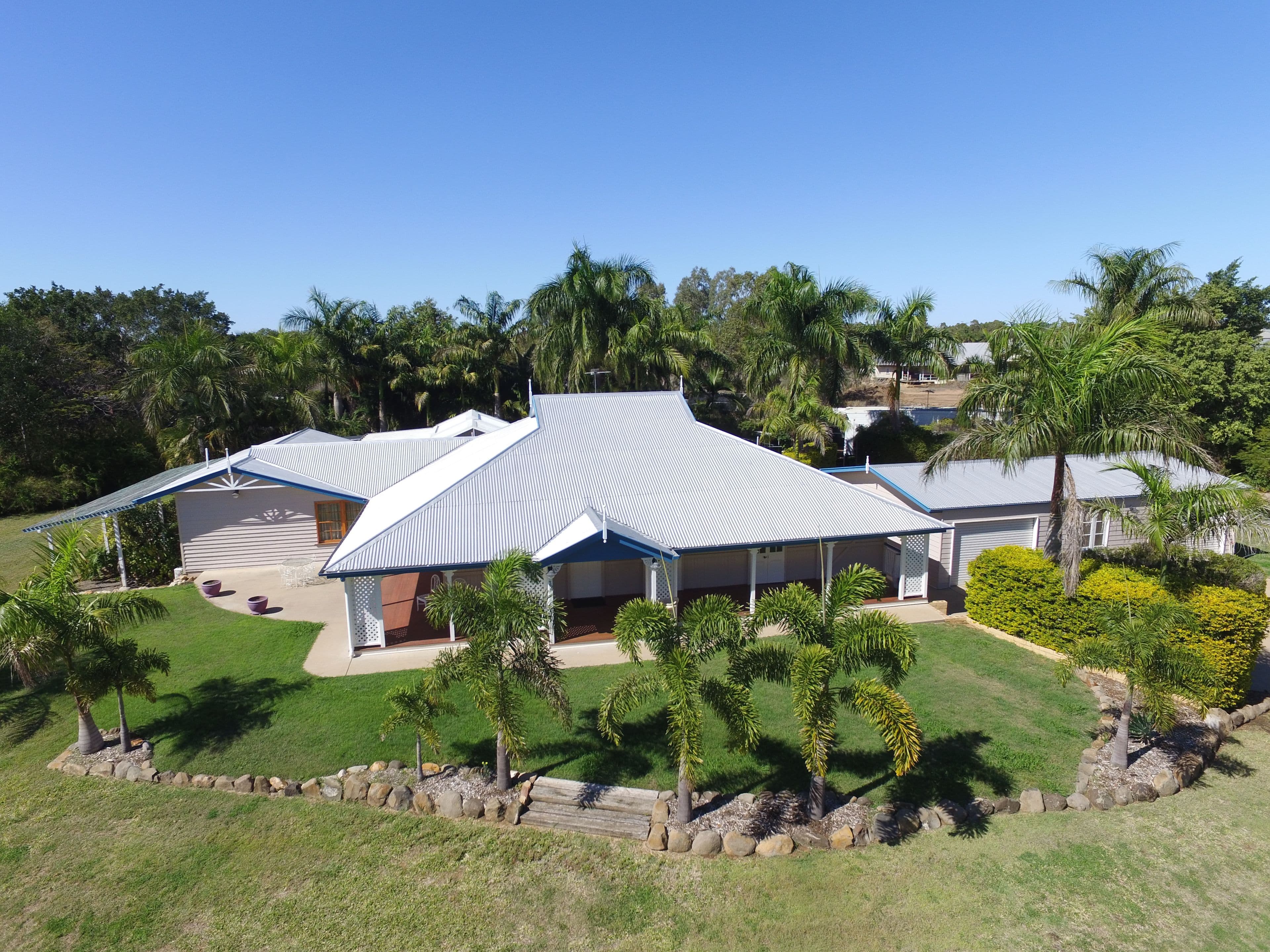32 Braeside Road, Emerald QLD 4720, Emerald - Thumbnail 2