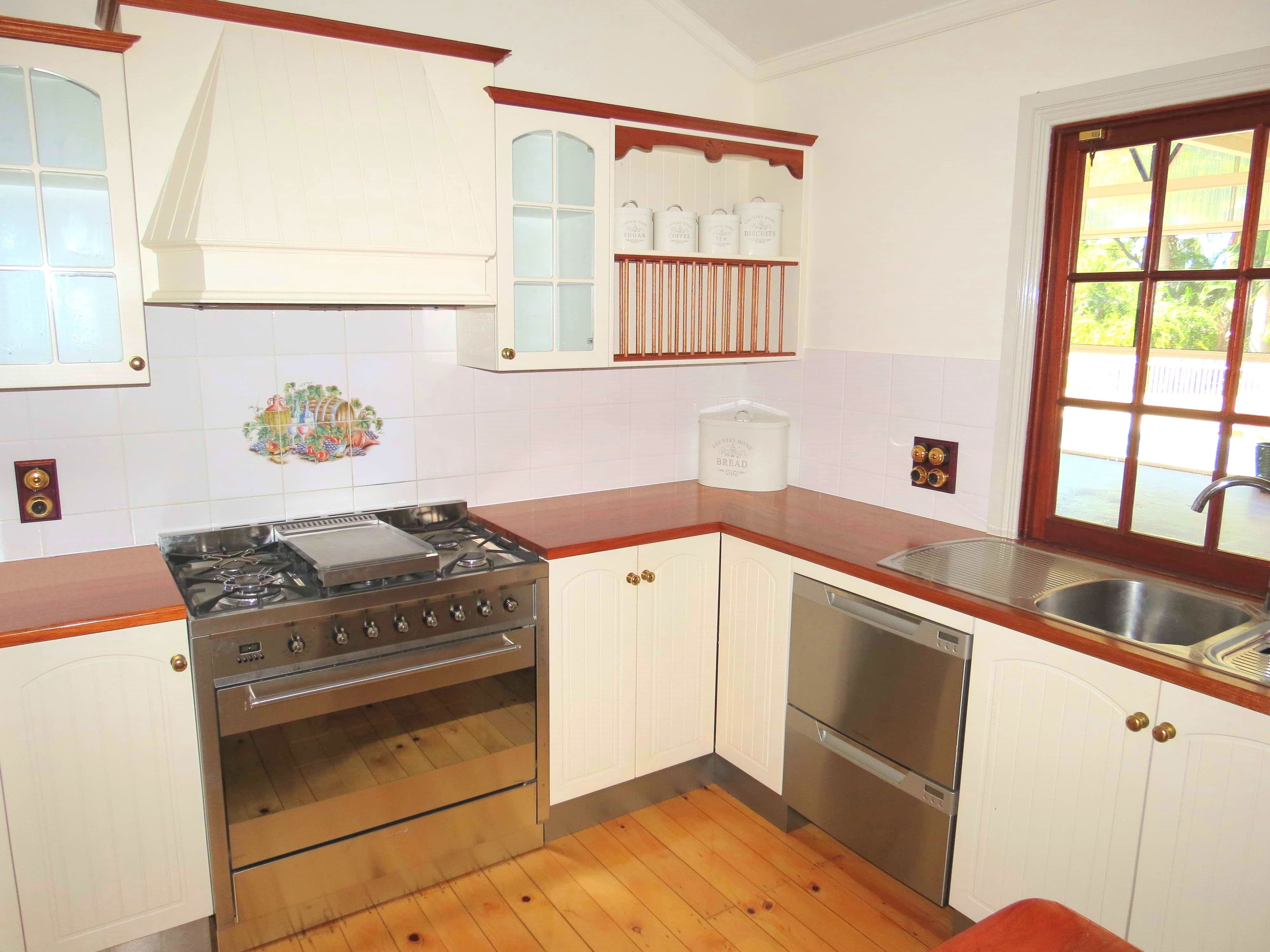 32 Braeside Road, Emerald QLD 4720, Emerald - Thumbnail 4