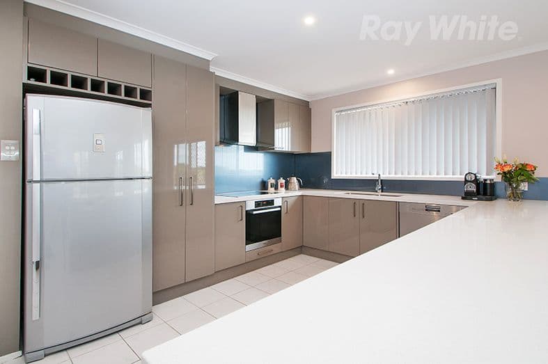 2 YERING Place, Chirnside Park VIC 3116, Chirnside Park - Thumbnail 3