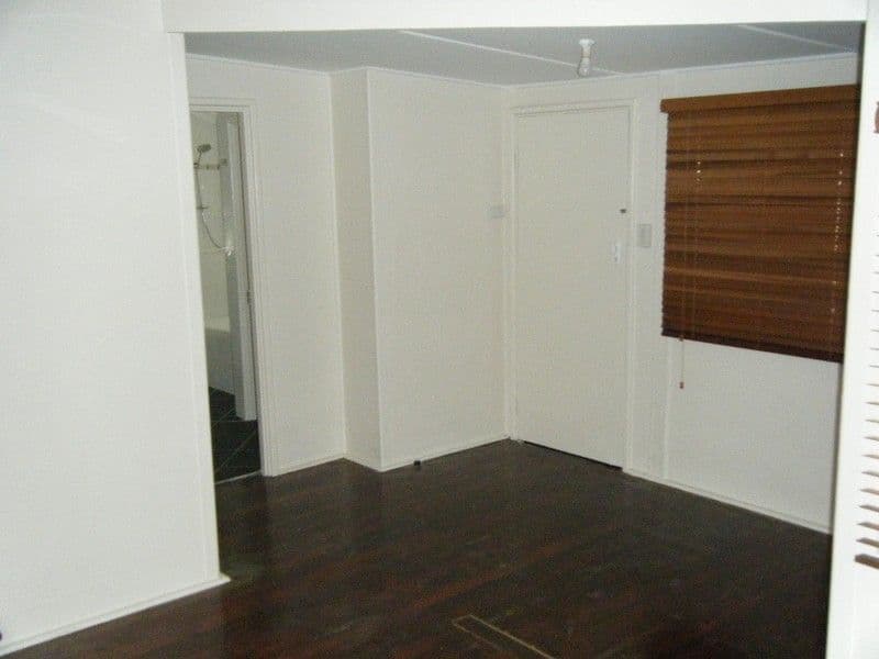 13 Bradley Street, BEACHLANDS WA 6530, Beachlands - Thumbnail 5