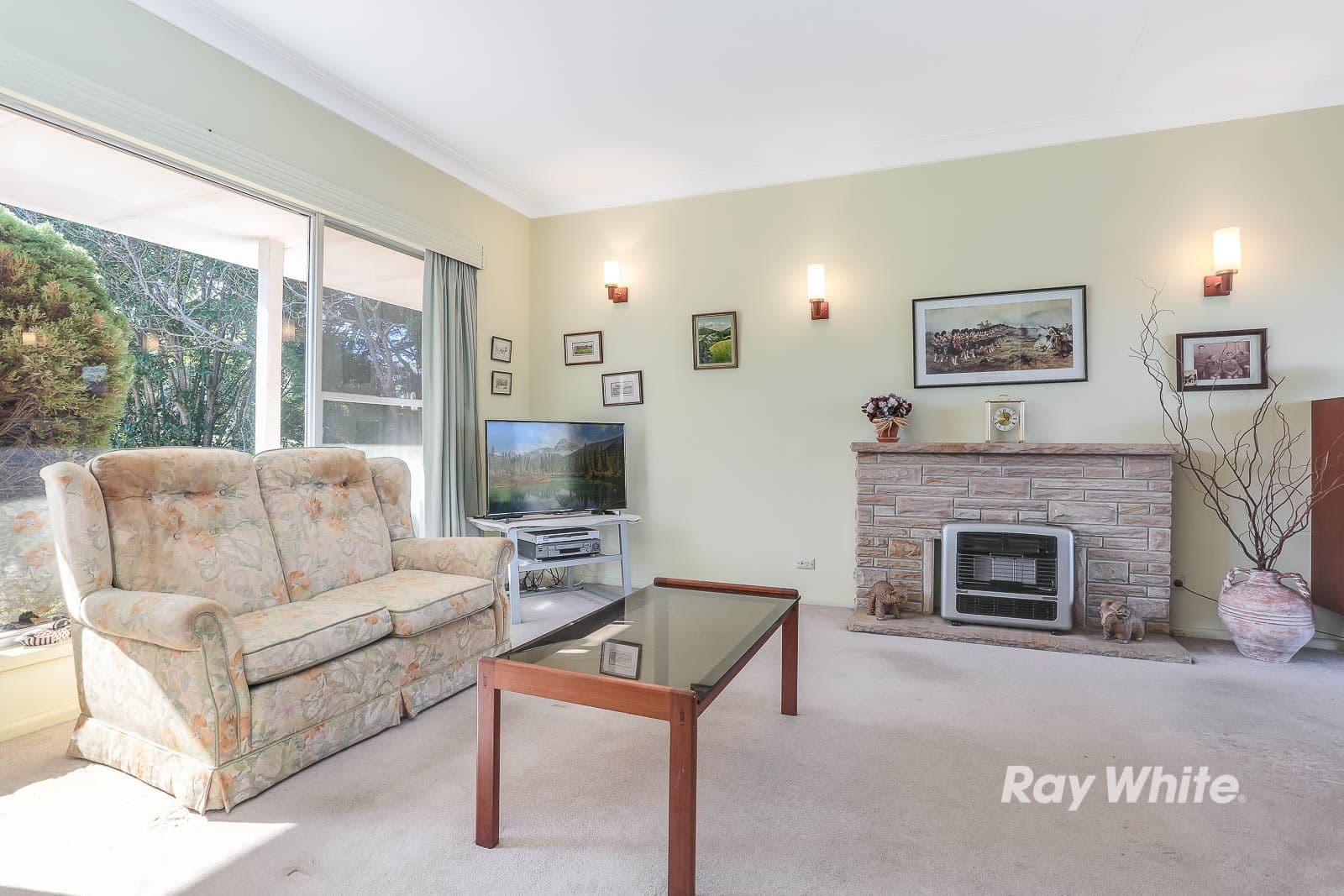 10 Tathra Place, Castle Hill - Thumbnail 2