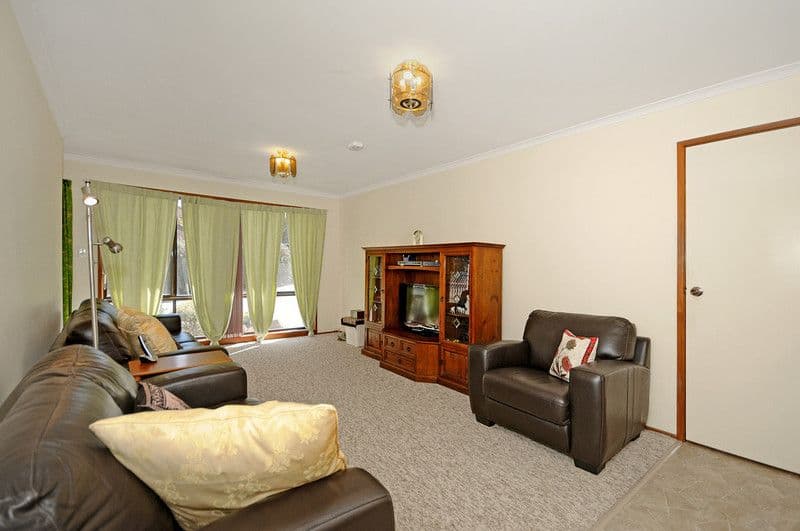 30 William Hudson Crescent, MONASH ACT 2904, Monash - Thumbnail 4