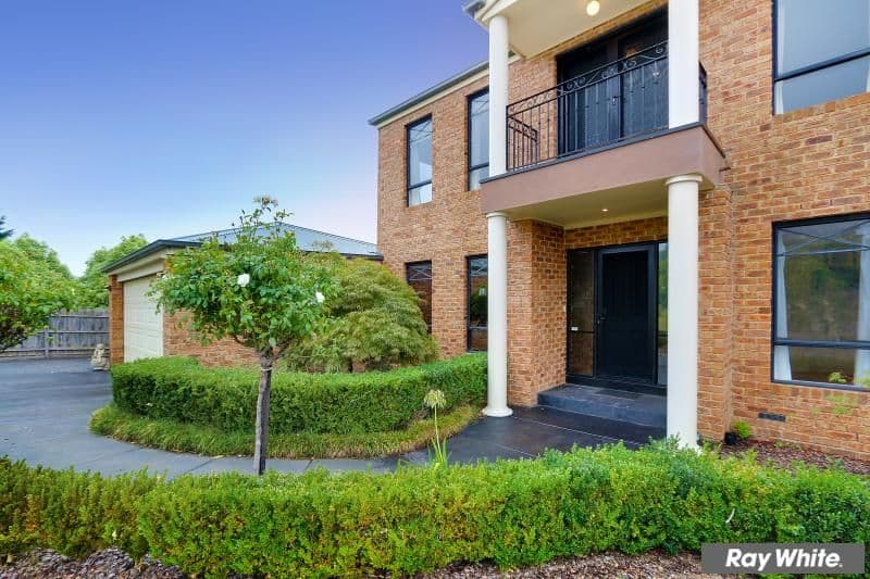 8 Esher Rise, Mount Martha VIC 3934, Mount Martha - Thumbnail 2