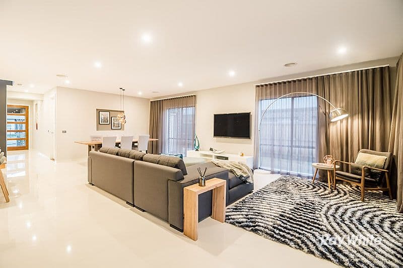 7 Yandra Street, Clyde North VIC 3978, Clyde North - Thumbnail 2