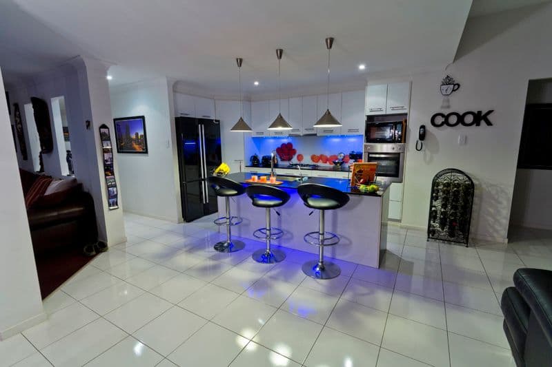 11 Casuarina Way, Helensvale QLD 4212, Helensvale - Image 1