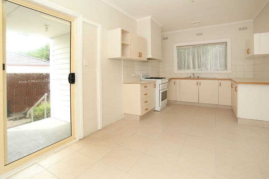 10 Mountain Crescent, MULGRAVE VIC 3170, Mulgrave - Thumbnail 3