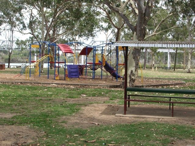 28 Donald Street, BUNDABERG NORTH QLD 4670, Bundaberg North - Thumbnail 2