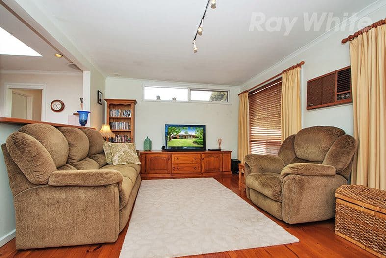 94 CAMBRIDGE Road, Kilsyth VIC 3137, Kilsyth - Thumbnail 3
