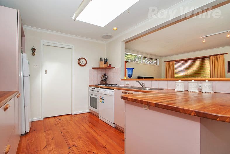 94 CAMBRIDGE Road, Kilsyth VIC 3137, Kilsyth - Thumbnail 4