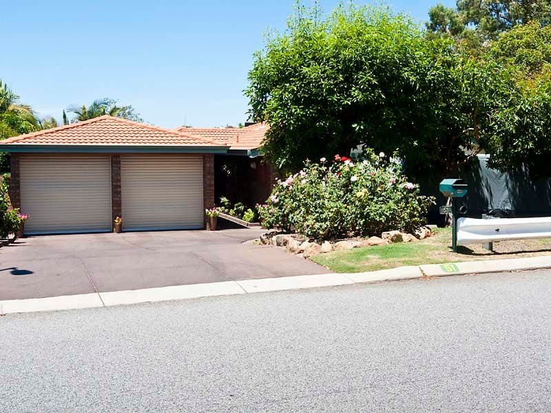 51 Grenadier Drive, THORNLIE WA 6108, Thornlie - Thumbnail 2