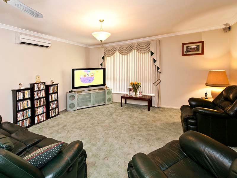 51 Grenadier Drive, THORNLIE WA 6108, Thornlie - Thumbnail 3