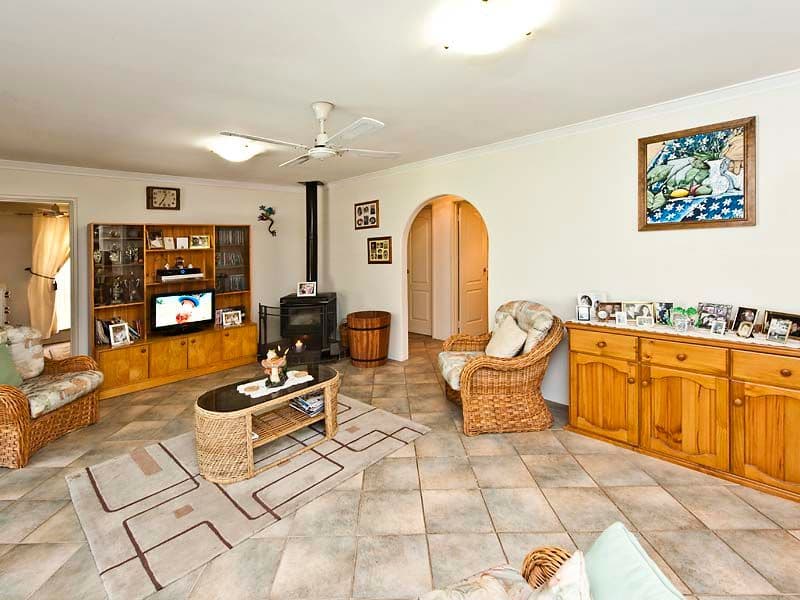 51 Grenadier Drive, THORNLIE WA 6108, Thornlie - Thumbnail 4