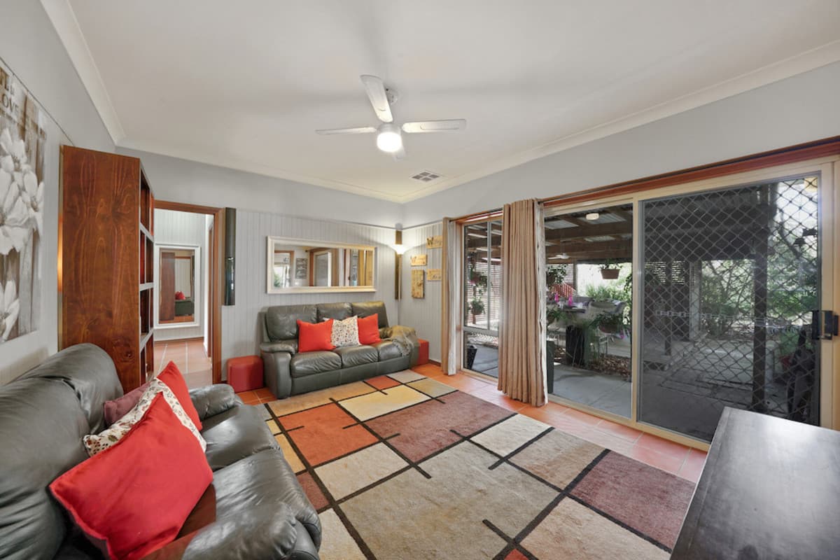 11 Coates Road, HILL TOP, Hill Top - Thumbnail 8