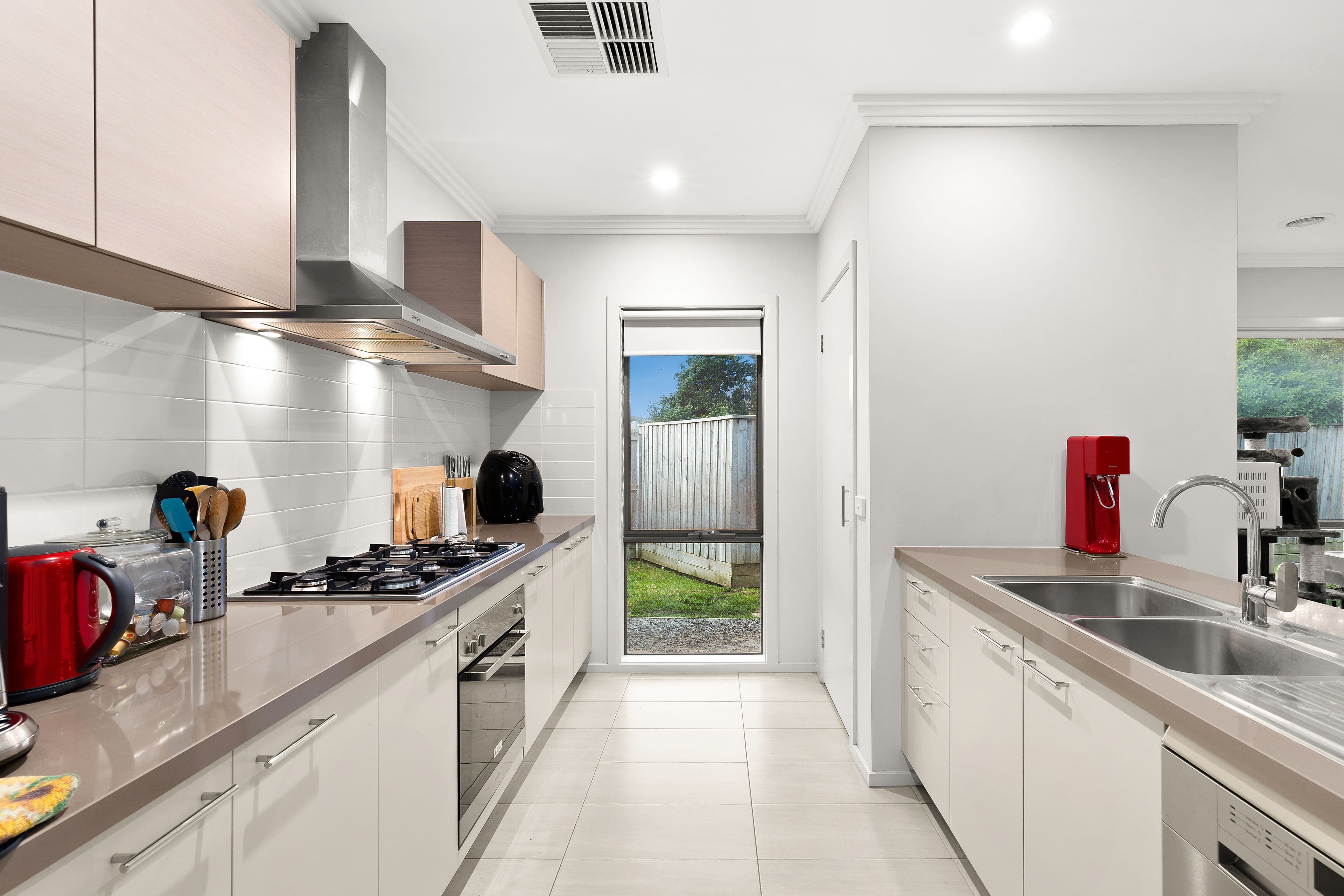 9 Ravensdale Avenue, Officer VIC 3809, Officer - Thumbnail 2