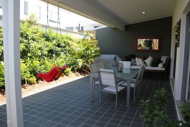 40 Barcelona Way, BURLEIGH WATERS QLD 4220, Burleigh Waters - Thumbnail 2