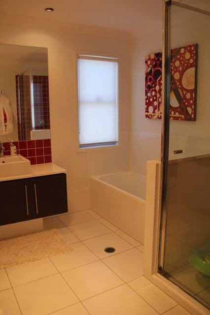 40 Barcelona Way, BURLEIGH WATERS QLD 4220, Burleigh Waters - Thumbnail 8