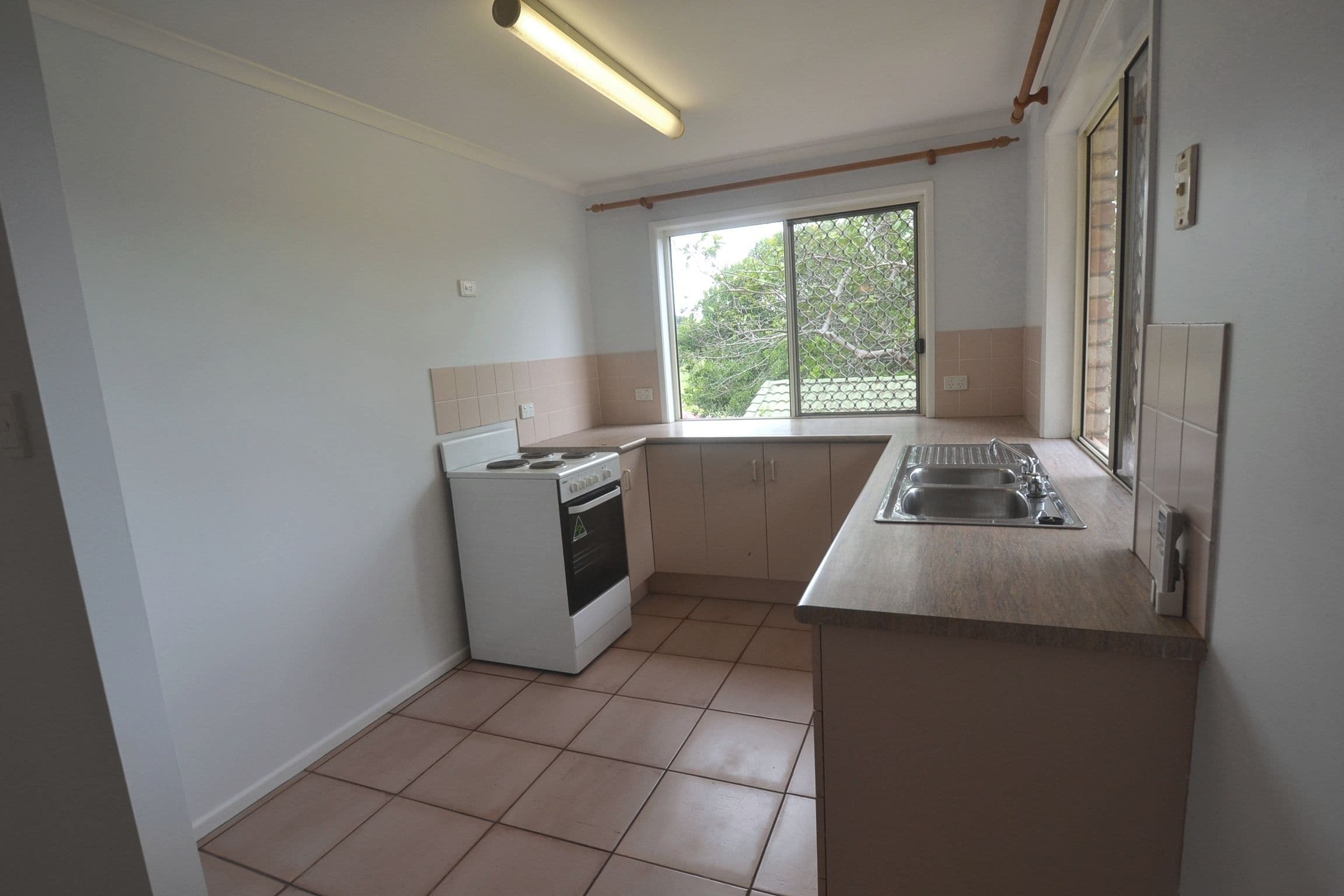 47 Whitman Street, Yeppoon QLD 4703, Yeppoon - Thumbnail 4