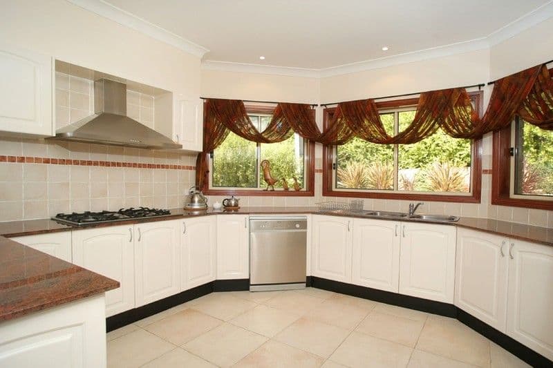 5 Armidale Crescent, CASTLE HILL NSW 2154, Castle Hill - Thumbnail 5