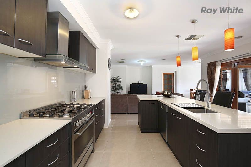 39 Campaspe Way, Point Cook VIC 3030, Point Cook - Thumbnail 3