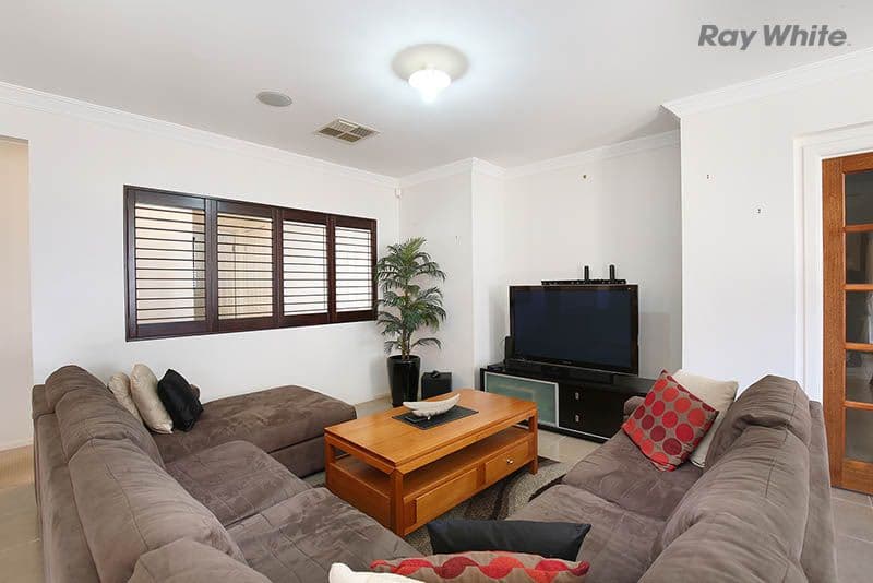 39 Campaspe Way, Point Cook VIC 3030, Point Cook - Thumbnail 5