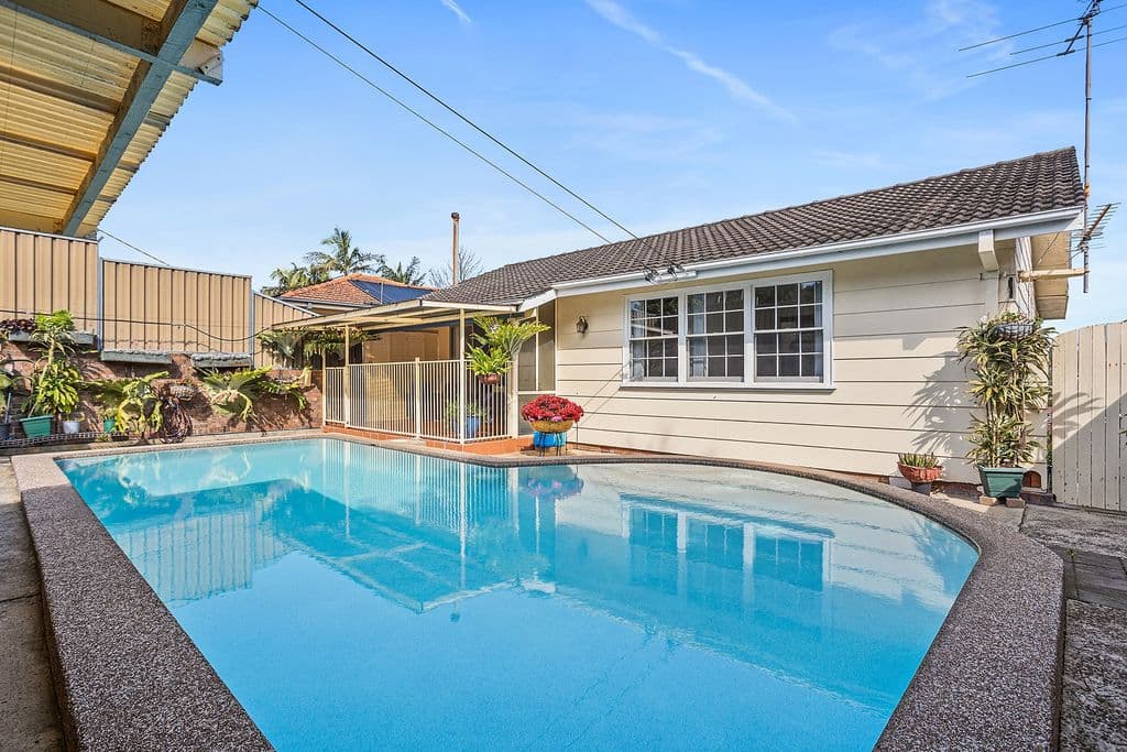 19 Frost Parade, Balgownie - Image 1