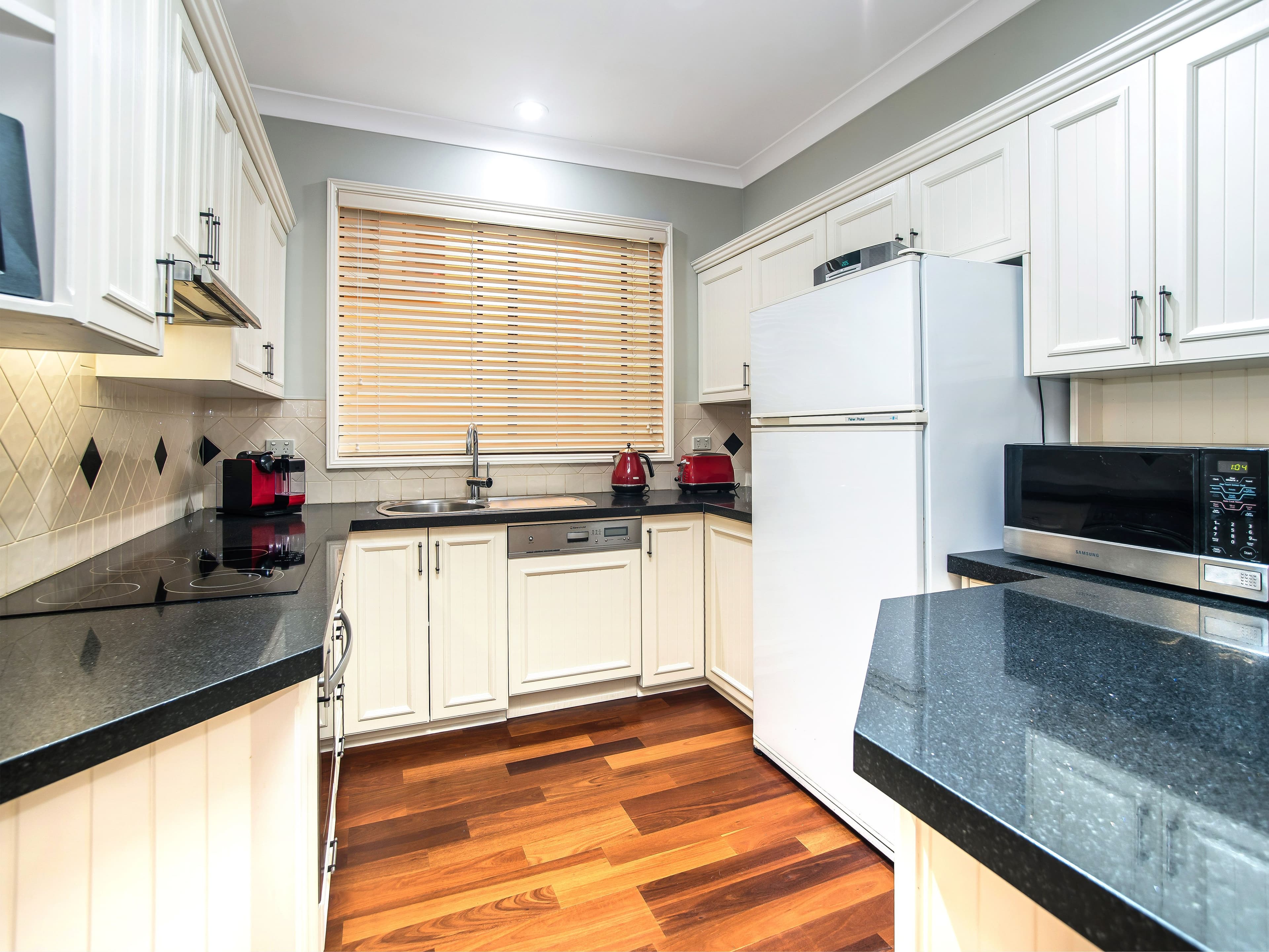 25 Stonehaven Road, Stanwell Tops - Thumbnail 4