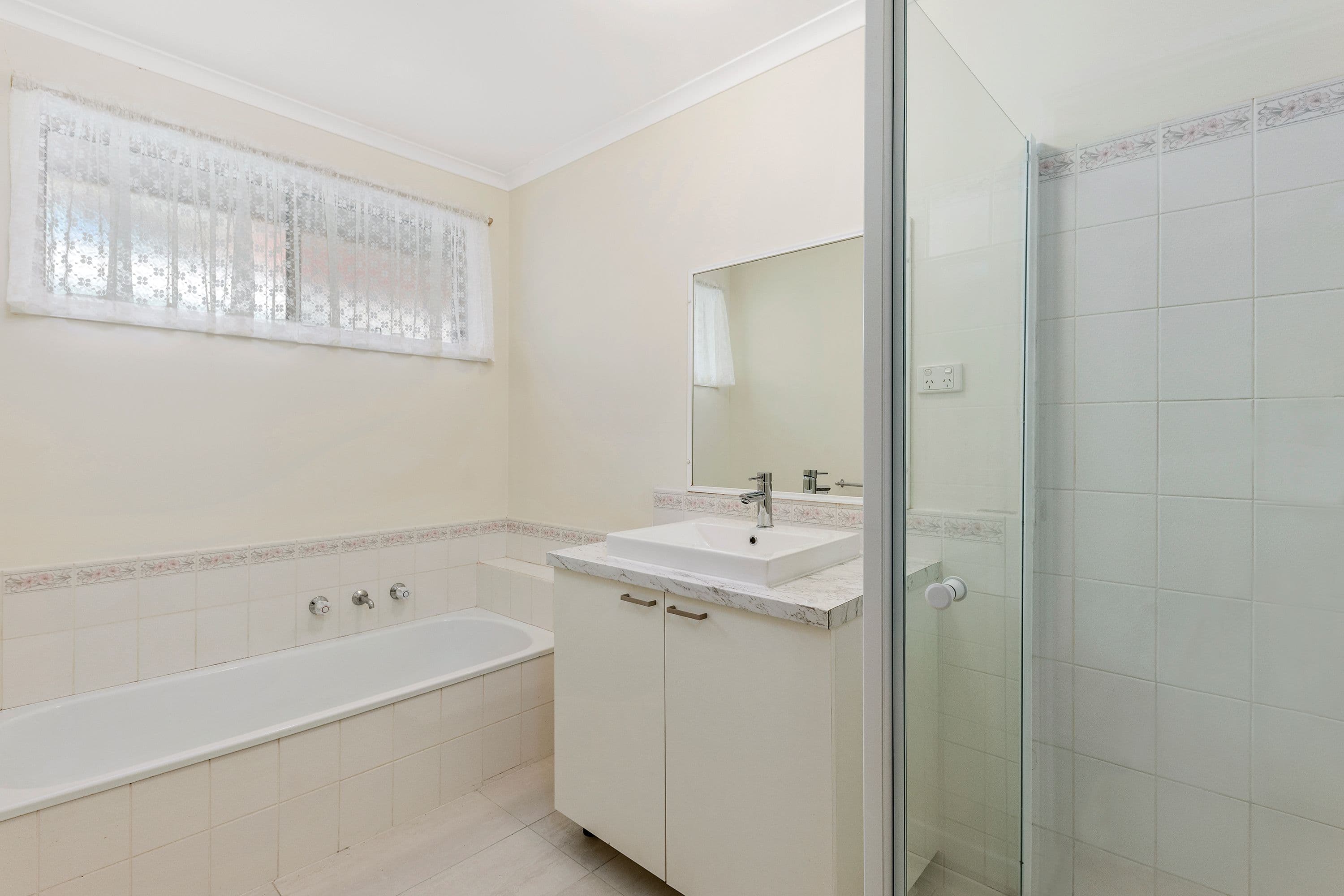 8 Truscott Street, Long Gully VIC 3550, Long Gully - Thumbnail 4