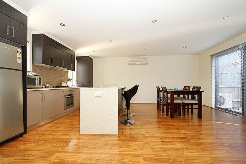 137 Hickford Street, RESERVOIR VIC 3073, Reservoir - Thumbnail 2