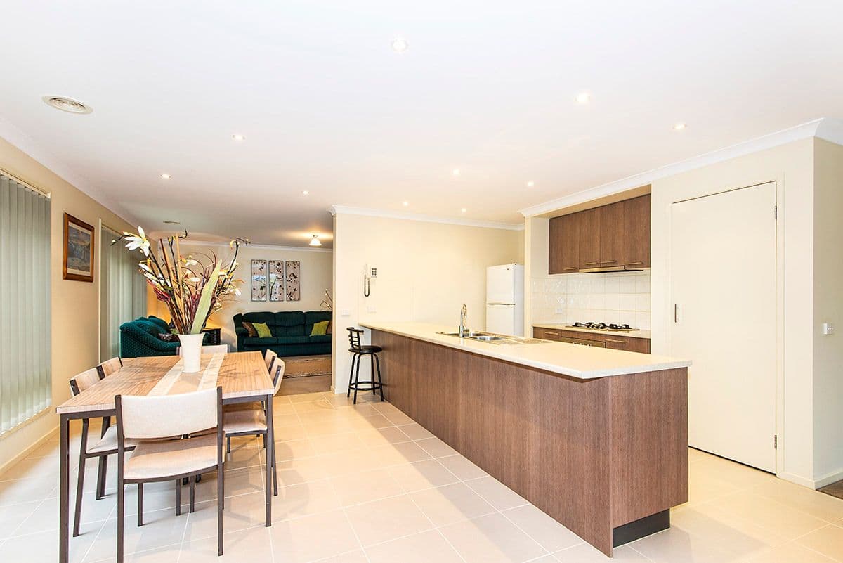 26 Songbird Crescent, SOUTH MORANG VIC 3752, South Morang - Thumbnail 5