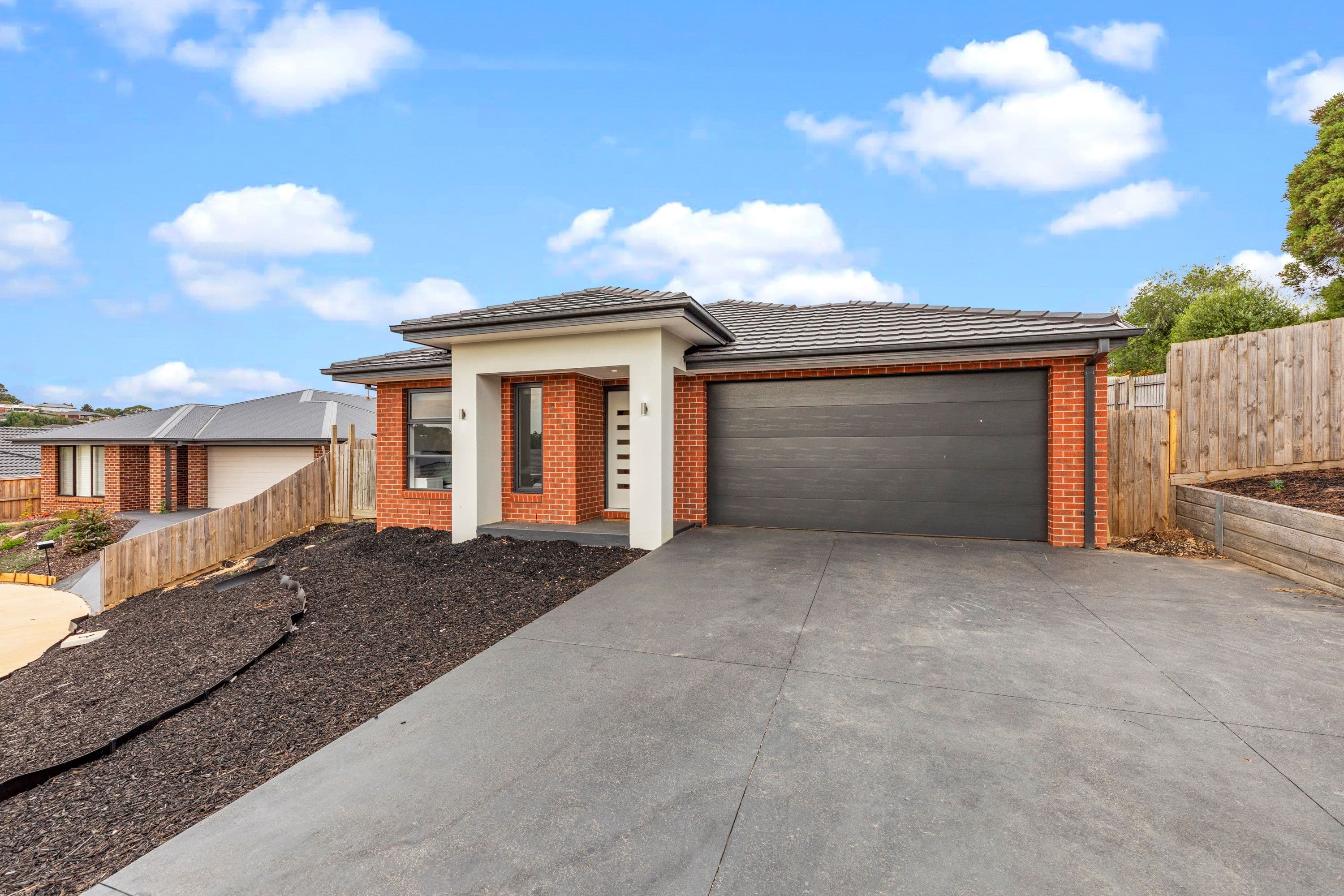 6 Shannon Court, Drouin VIC 3818, Drouin - Thumbnail 2