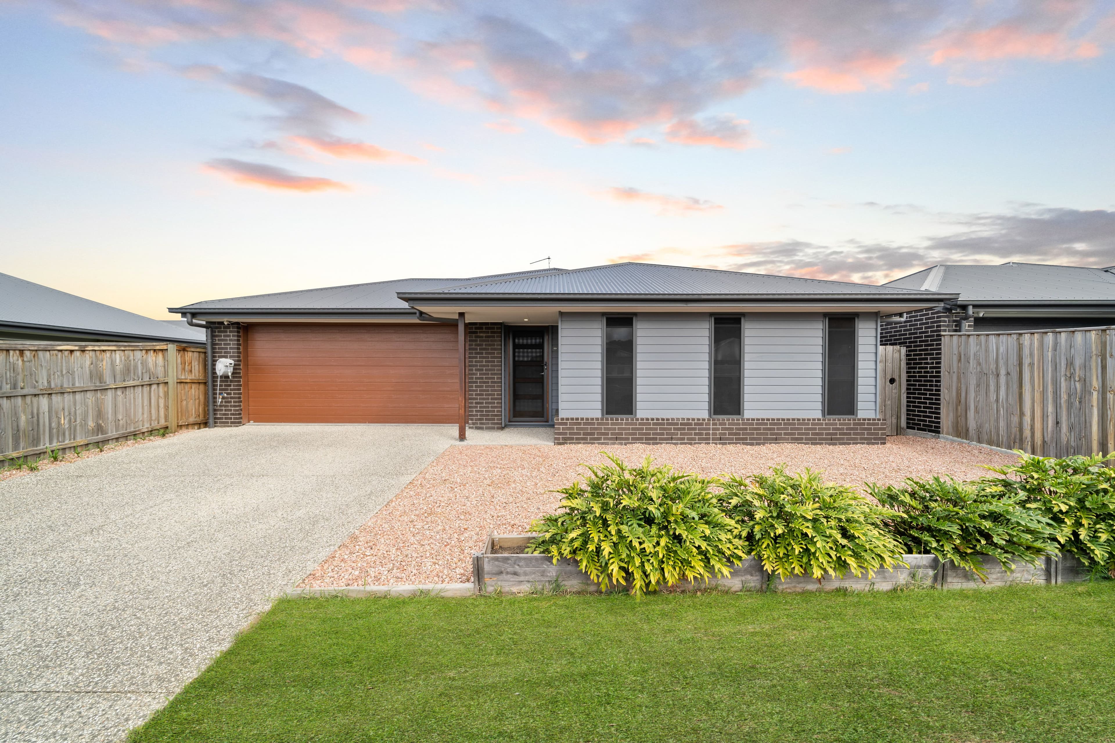 34 Jim Davidson Boulevard, Belivah QLD 4207, Belivah - Image 1