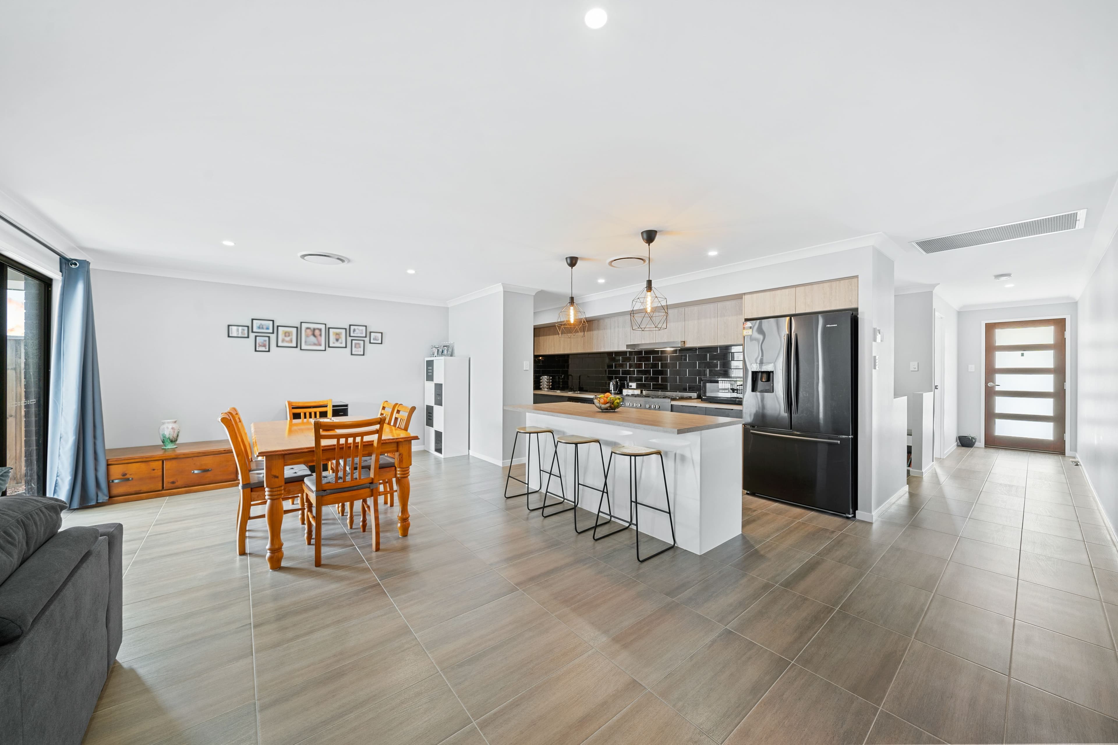 34 Jim Davidson Boulevard, Belivah QLD 4207, Belivah - Thumbnail 2